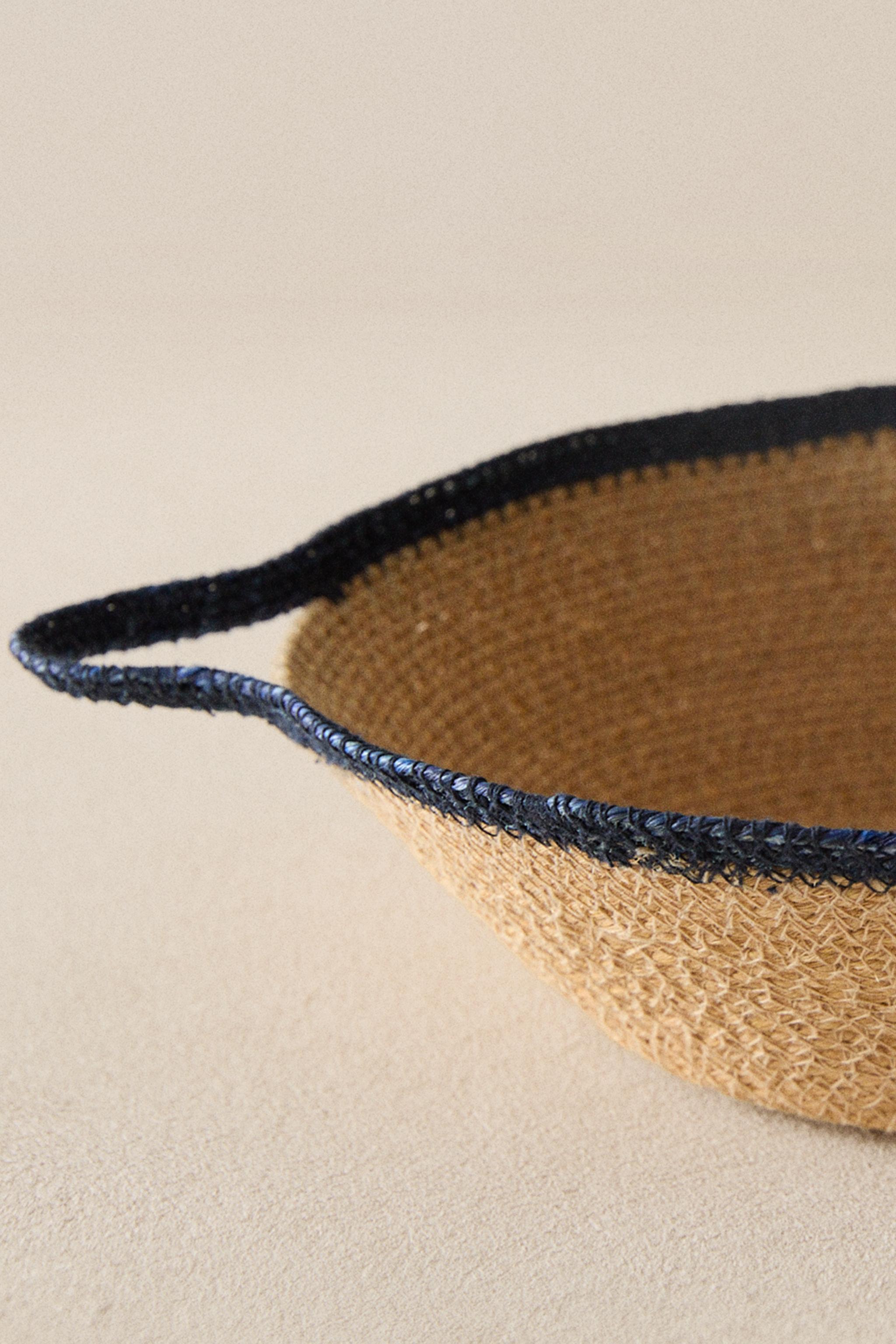 SEAGRASS BASKET WITH HANDLES